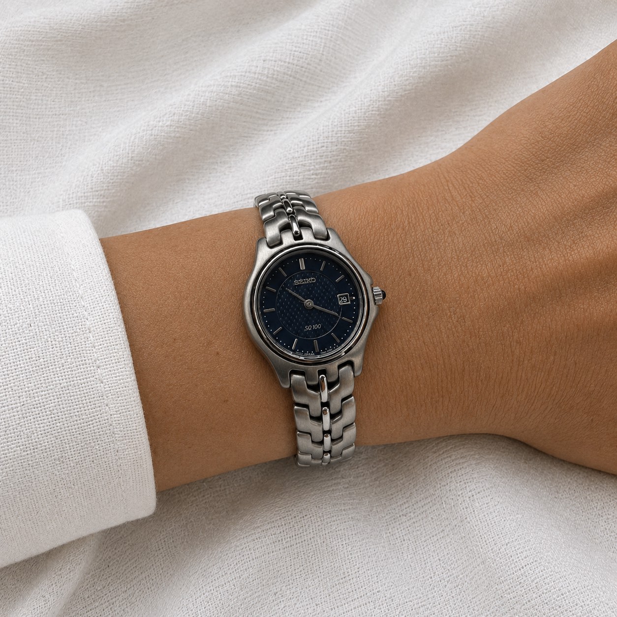 wristseiko SEIKO SQ100 + Date 90's Watch (Silver) - Image 1